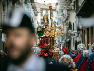 La procesión de San Saturnino es uno de los eventos principales de las celebraciones.