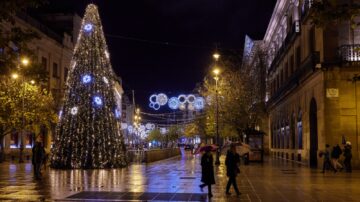 Iluminación navideña en las calles de Pamplona.