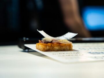 El pintxo está compuesto de "tres actos" y es un homenaje a los productos de nuestra tierra. Crédito: Baserriberri